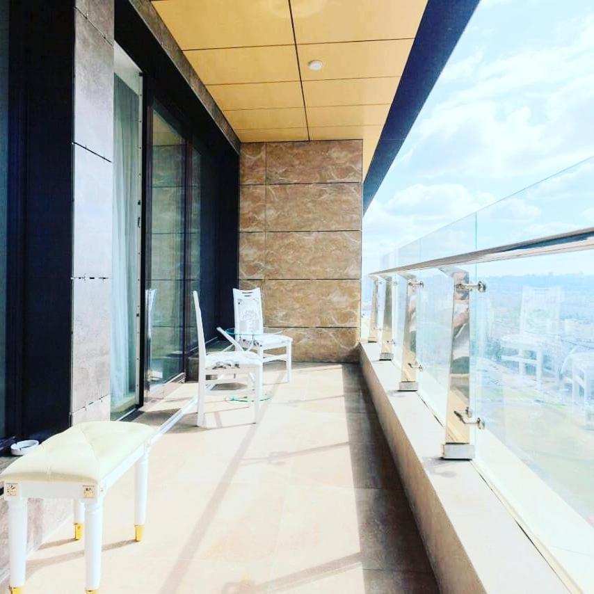 1 Room 60M2 Center Of Obolon Near River Side. With Terrace. 22 Floor Kiev Dış mekan fotoğraf