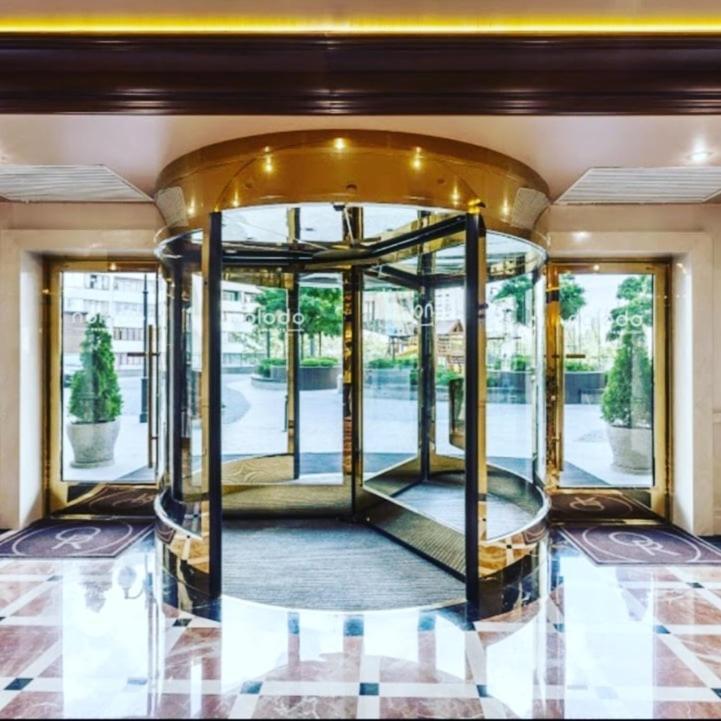 1 Room 60M2 Center Of Obolon Near River Side. With Terrace. 22 Floor Kiev Dış mekan fotoğraf