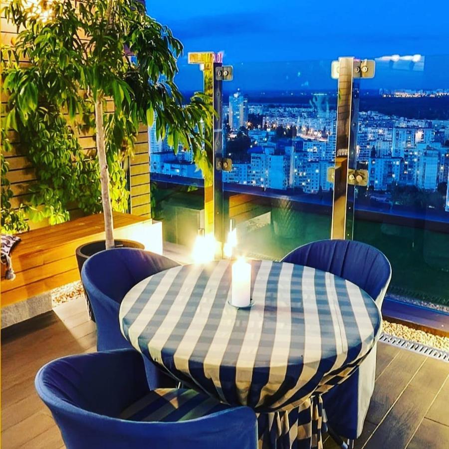 1 Room 60M2 Center Of Obolon Near River Side. With Terrace. 22 Floor Kiev Dış mekan fotoğraf